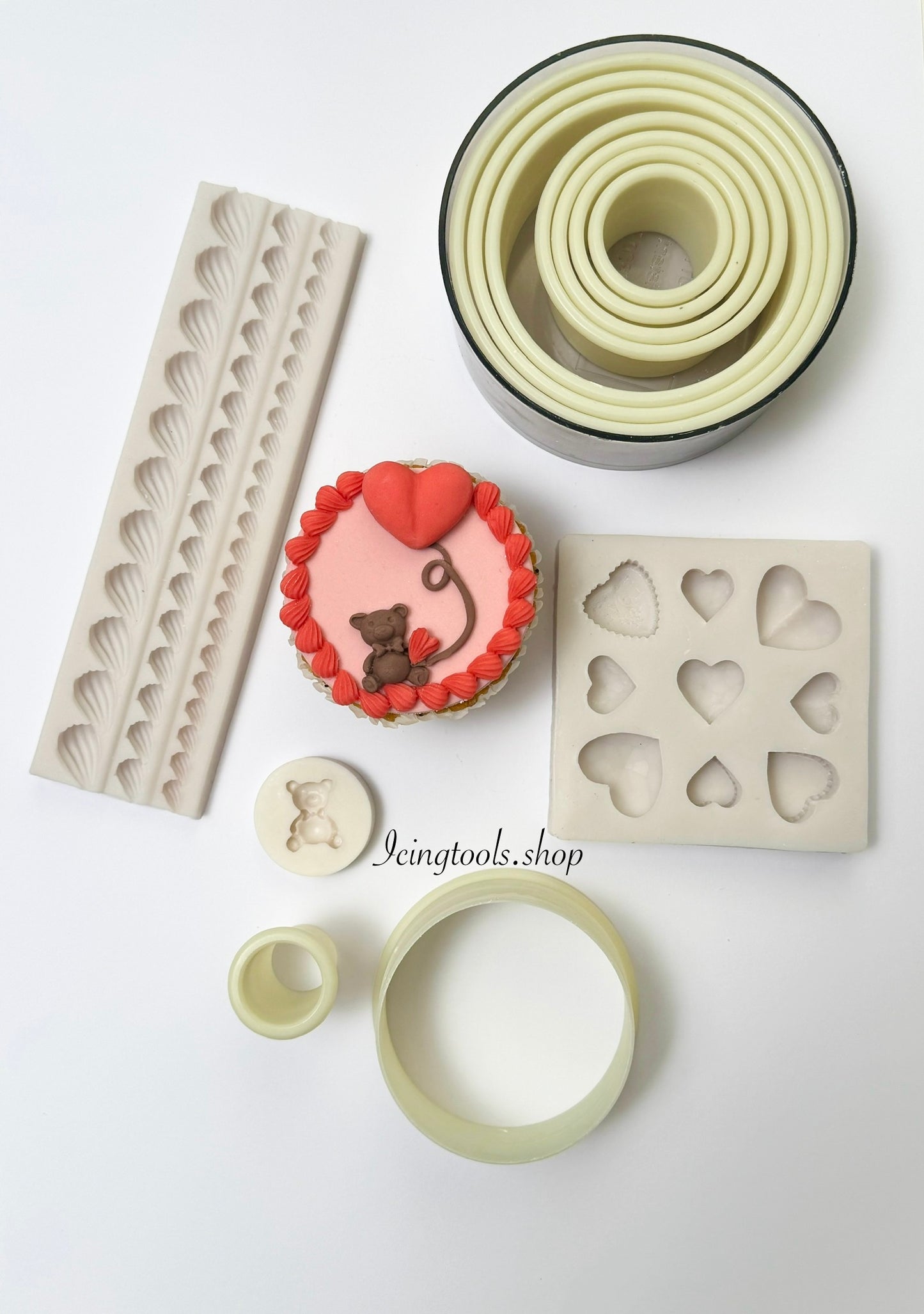 Piped shells silicone mould