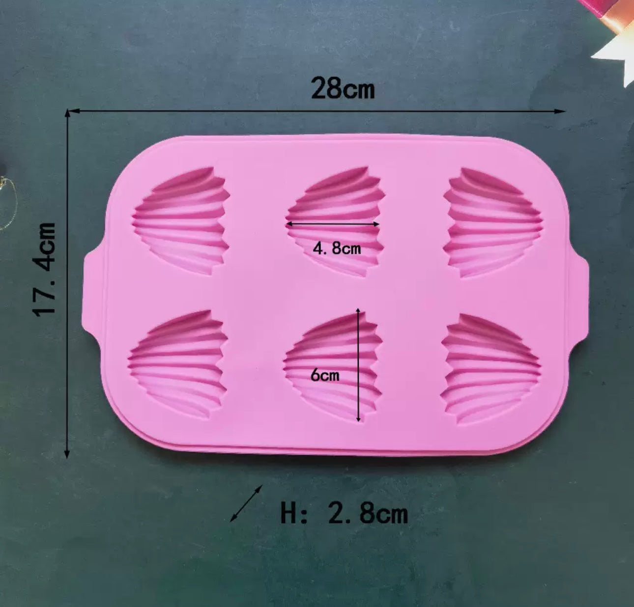 6-Pleat heart chocolate mould / cake pop mould / cake popsicles mould.